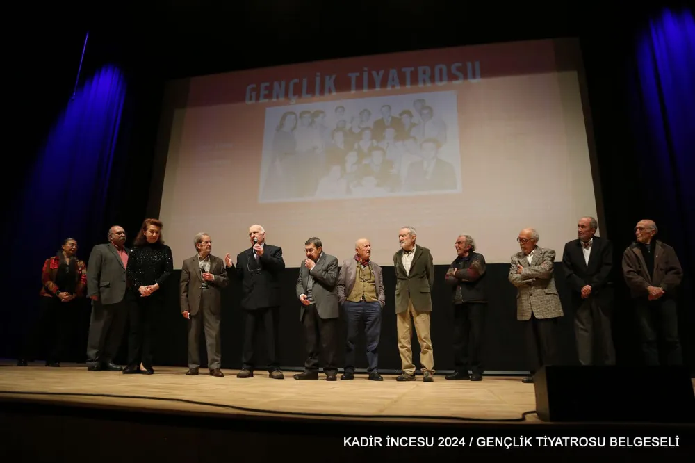 GENÇLİK TİYATROSU SANATÇILARI  70 YIL SONRA  CRR’DE GALADA BULUŞTU