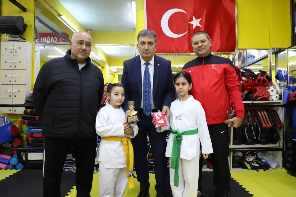 “İzmir’de Yılın Spor Adamı: Murat Eskici’ye Büyük Ödül”