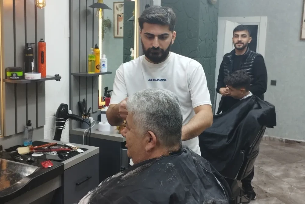 Bahçekent’in Usta Elleri: Kuaför Serdar Gelen ile Röportaj