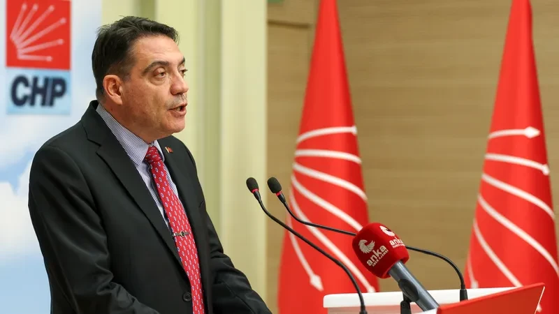 Komuta Karmaşası Derinleşiyor